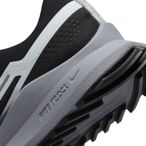 Nike Men s React Pegasus Trail 4 Black Dark Grey Wolf Grey Aura