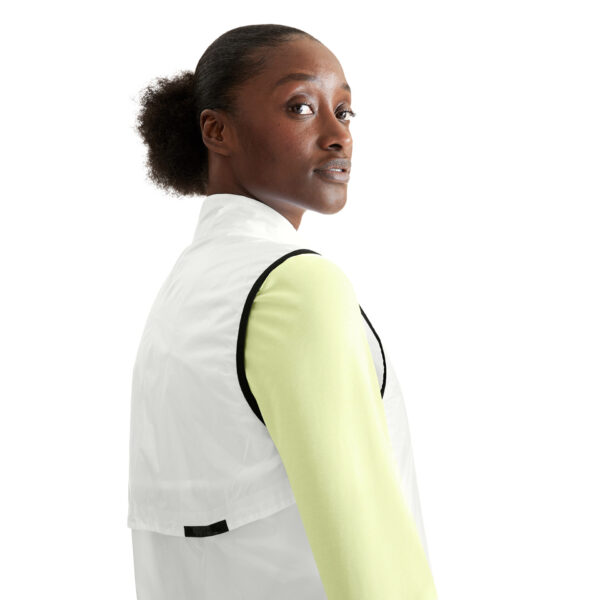 On Women's Weather Vest - White/Black - Image 4