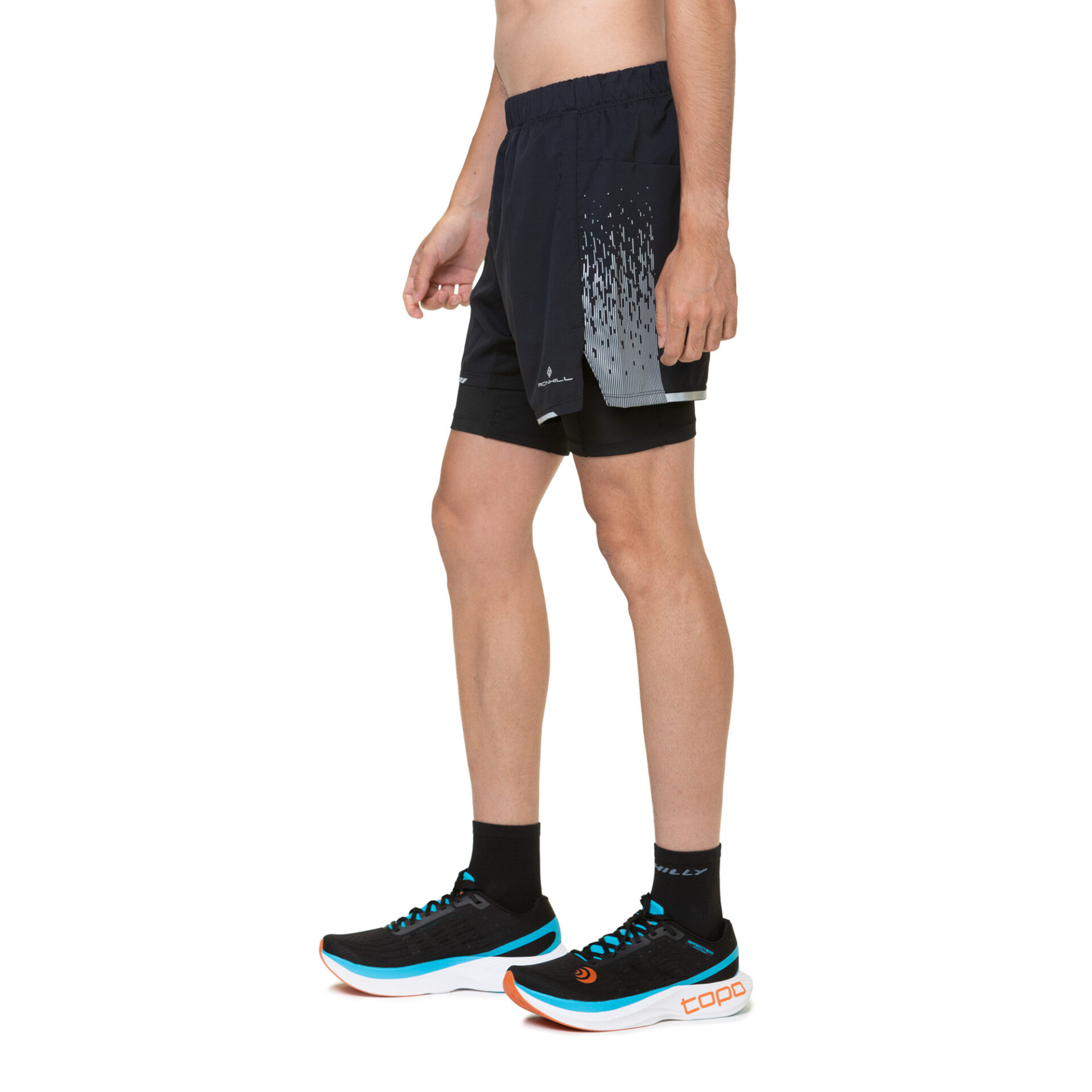 Ronhill Men's Tech Reflect 5" Twin Short - Black/Reflect - Image 5