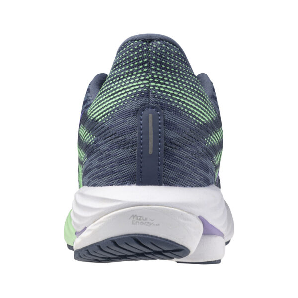 running shoes bath