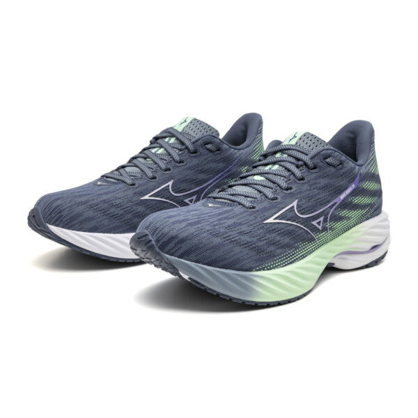 running shoes bath
