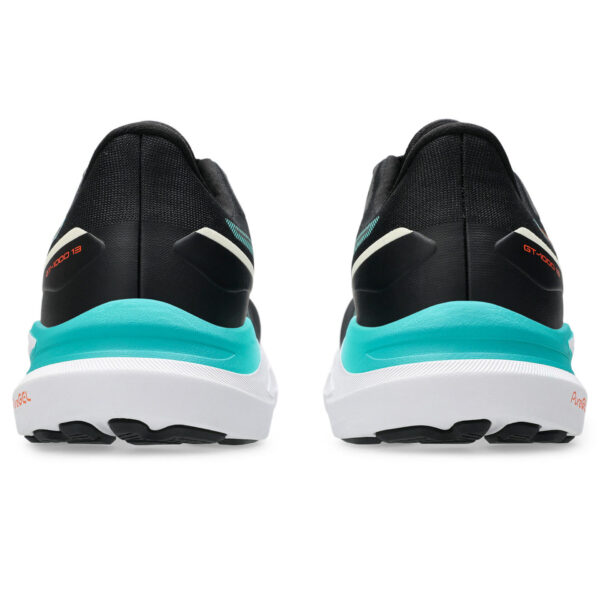 running shoes bath