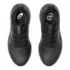 running shoes bath
