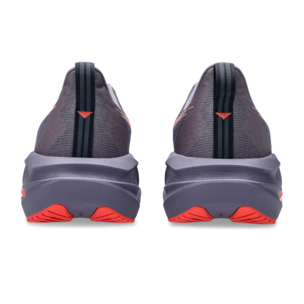 running shoes bath