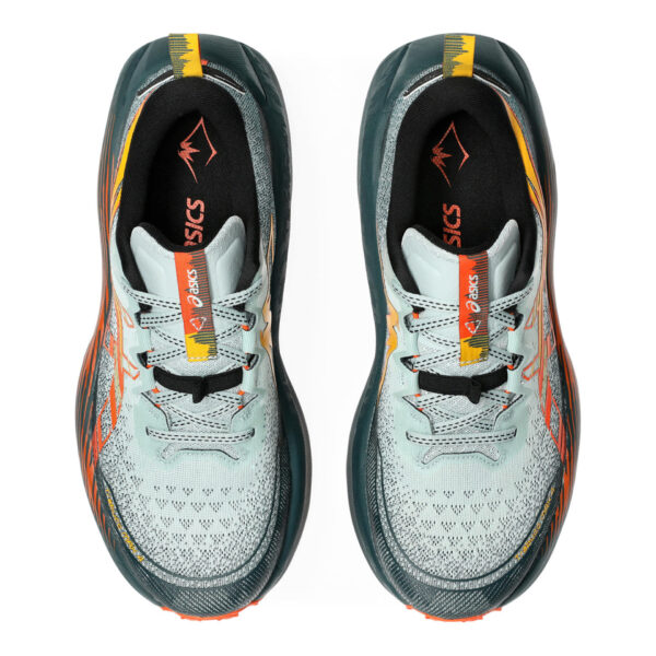 running shoes bath
