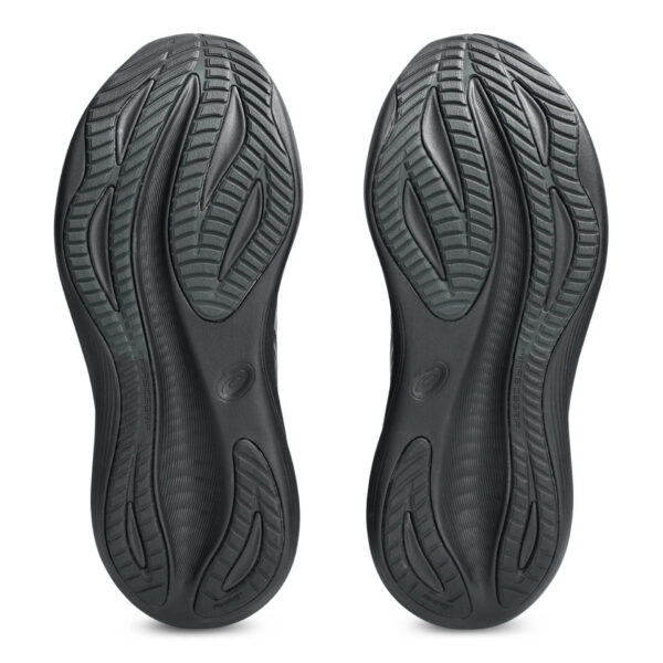 running shoes bath