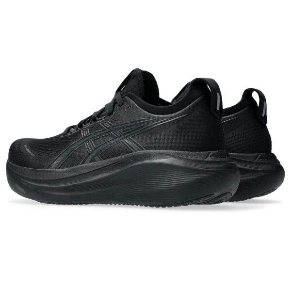 running shoes bath