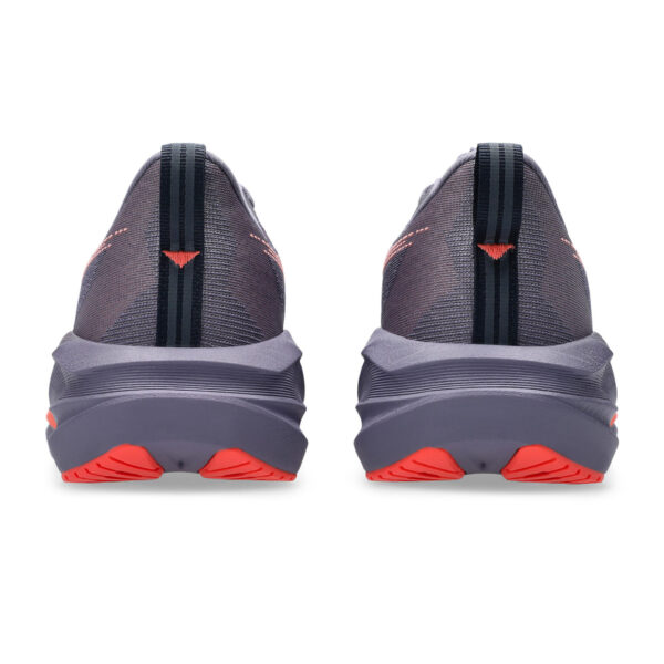 running shoes bath