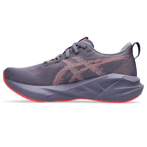 running shoes bath
