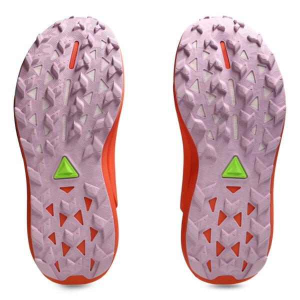 running shoes bath