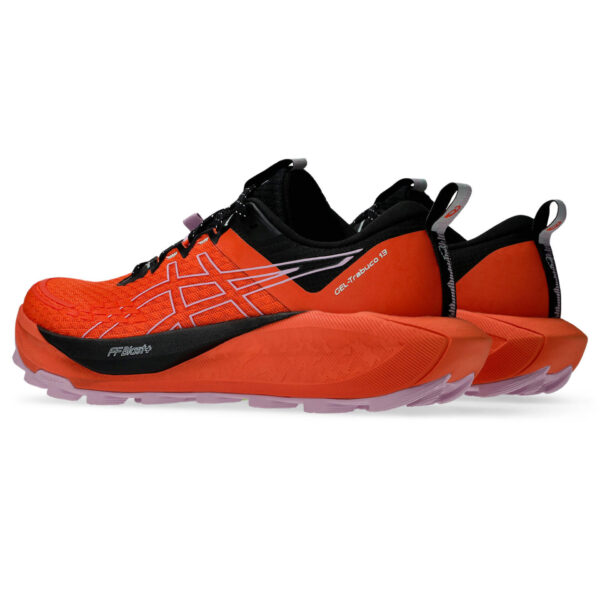 running shoes bath