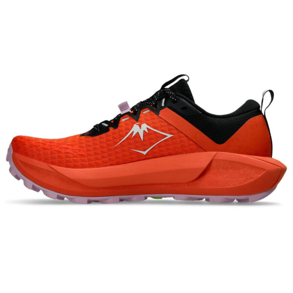 running shoes bath