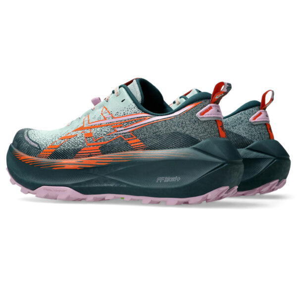 running shoes bath
