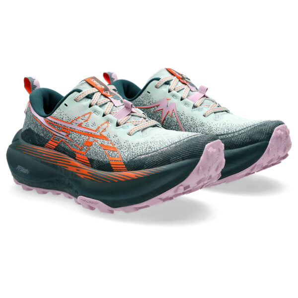 running shoes bath