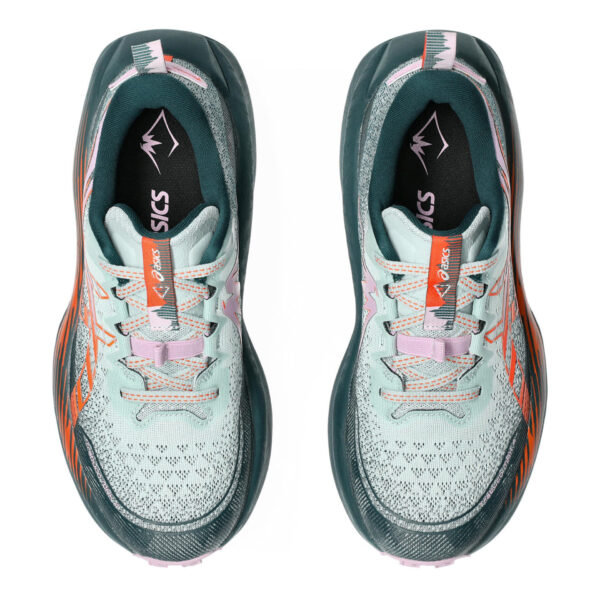 running shoes bath