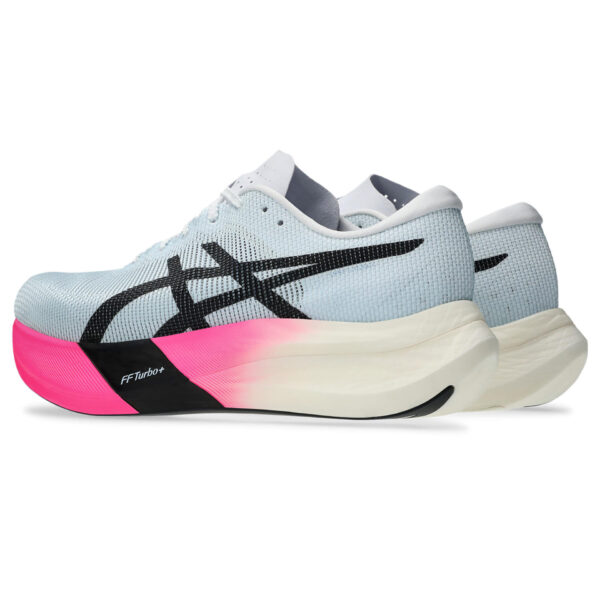 running shoes bath