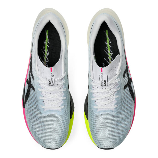 running shoes bath