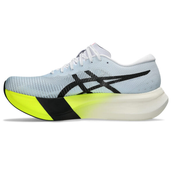 running shoes bath
