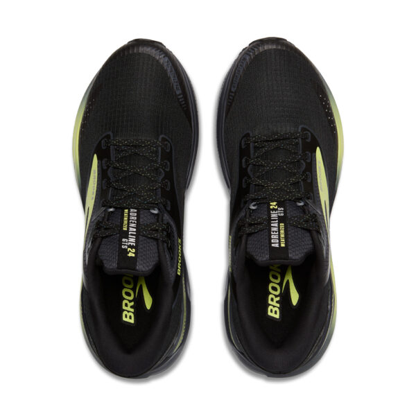 running shoes bath