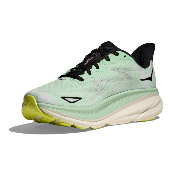 running shoes bath