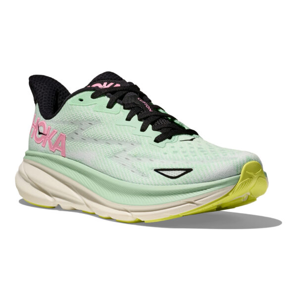 running shoes bath