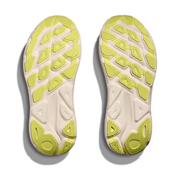 running shoes bath