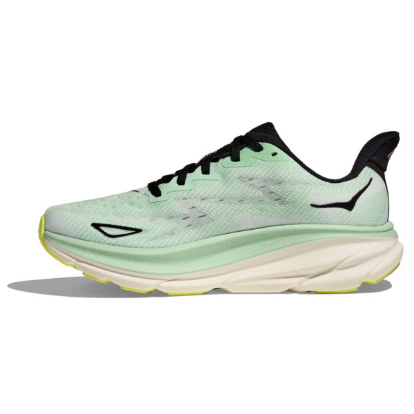 running shoes bath