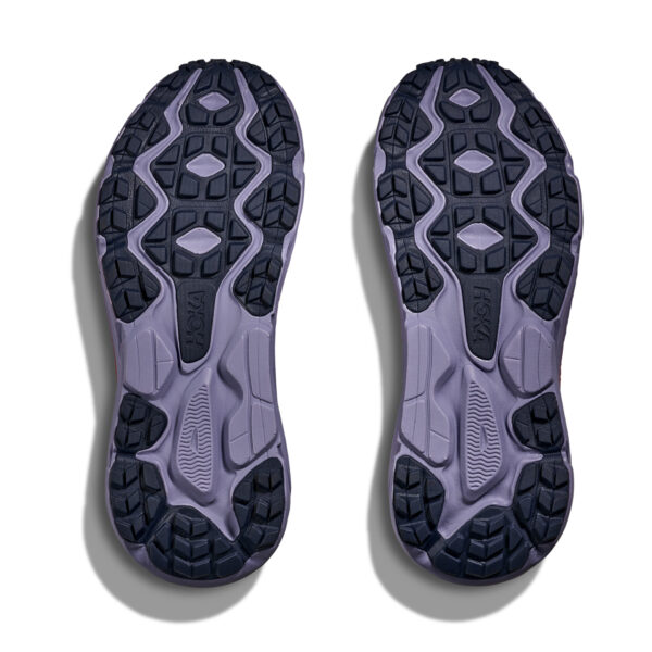 running shoes bath