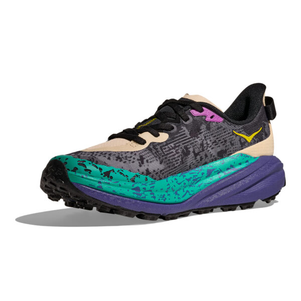 running shoes bath