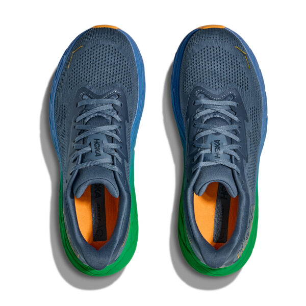 running shoes bath