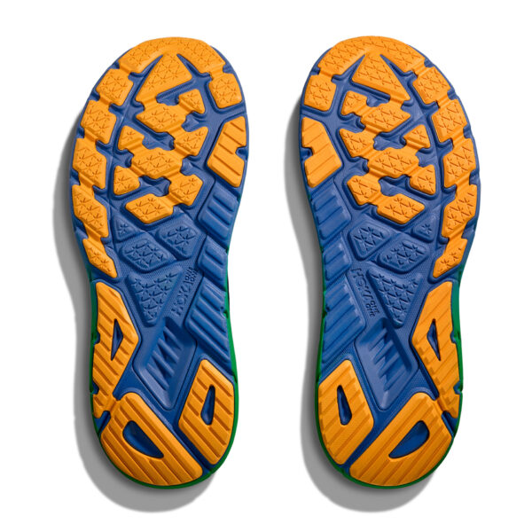 running shoes bath