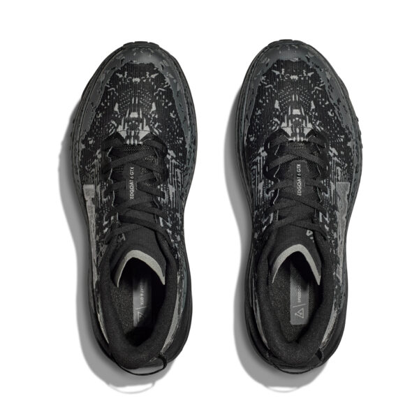 running shoes bath
