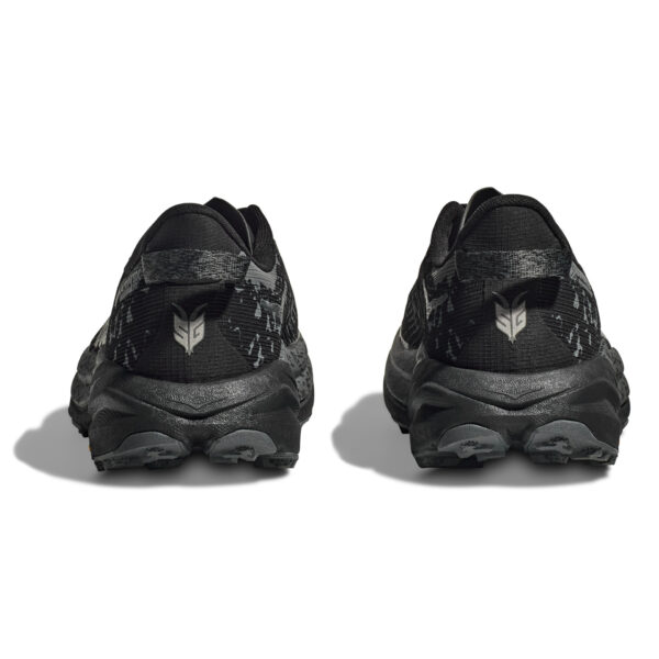 running shoes bath