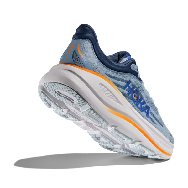 running shoes bath