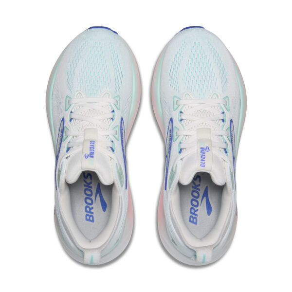 running shoes bath
