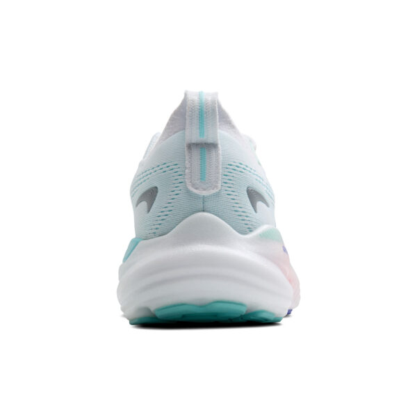 running shoes bath