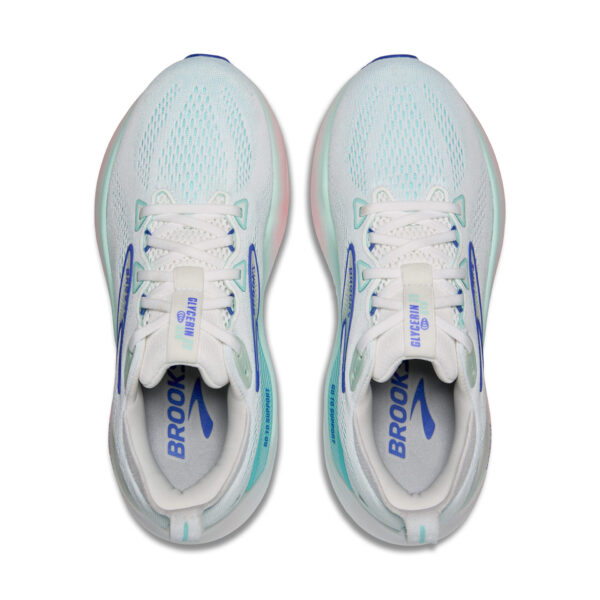 running shoes bath