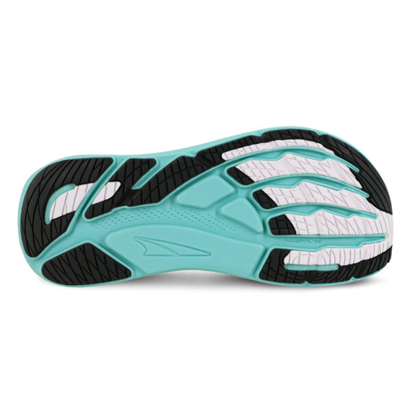 running shoes bath