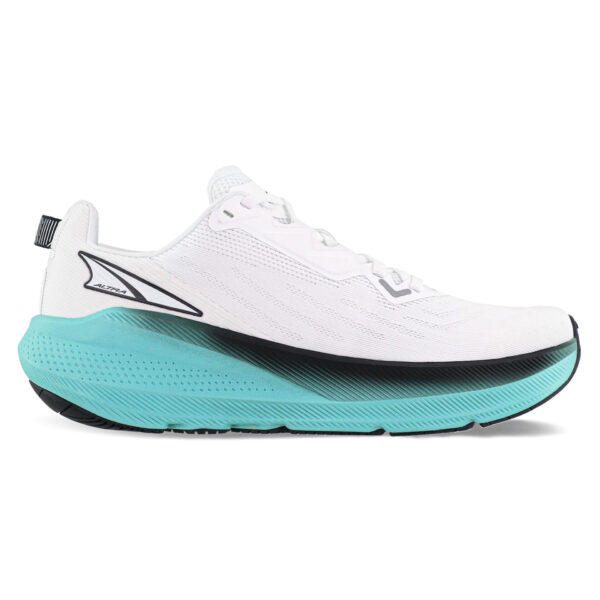 running shoes bath