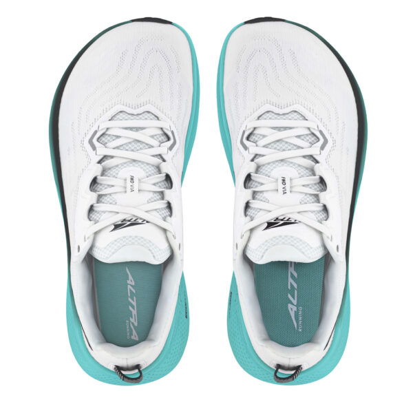 running shoes bath