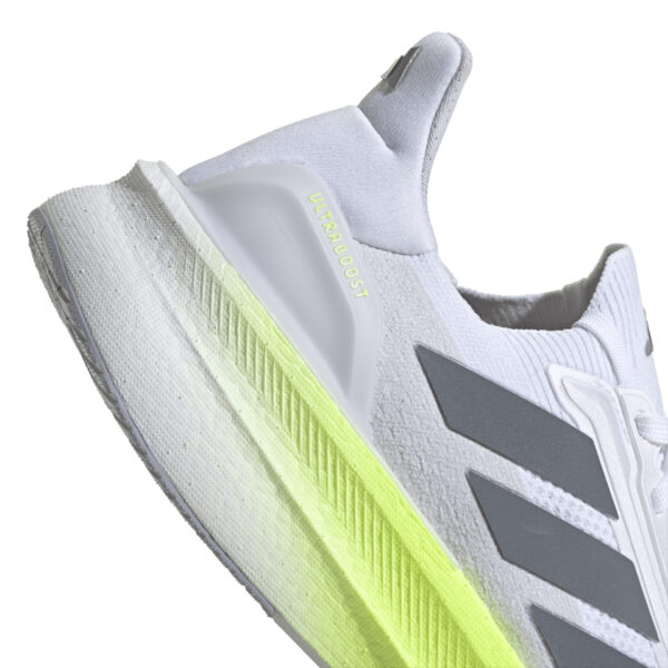running shoes bath
