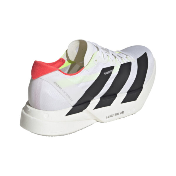 running shoes bath