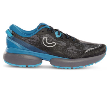 running shoes bath