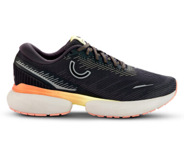 running shoes bath