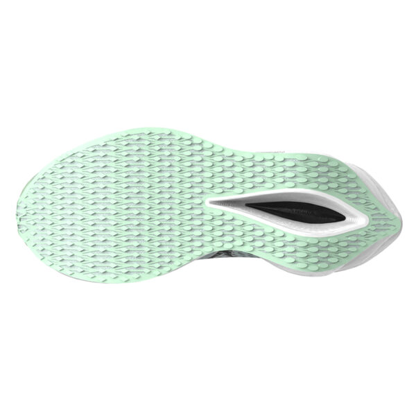 running shoes bath