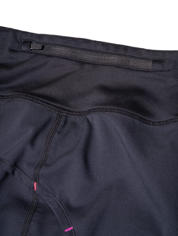 Ronhill Women's Tech 4.5in Short - Black/Razzmatazz - Image 10