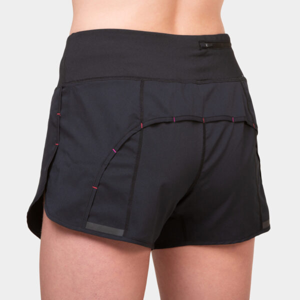 Ronhill Women's Tech 4.5in Short - Black/Razzmatazz - Image 4