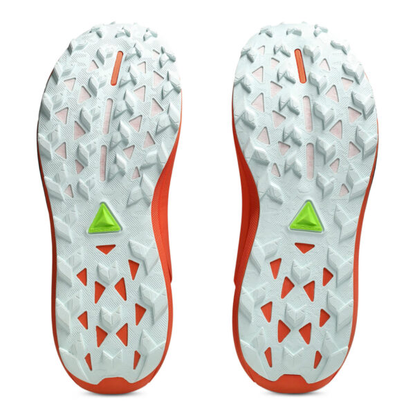 running shoes bath