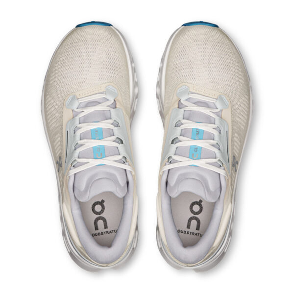 On Women's Cloudstratus 3 - Cream/Arctic - Image 4