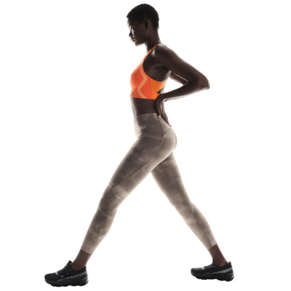 On Women's Performance Tight 7/8 AOP - Cinder - Image 3